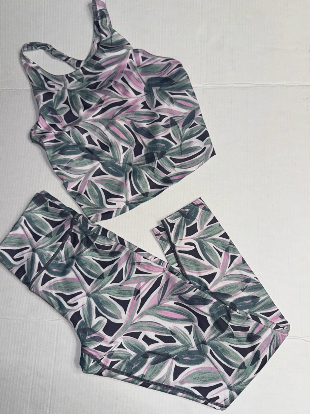 Tropical active capri set